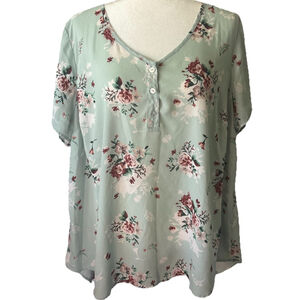 Torrid Blouse Size 2 Sage Green Floral Georgette Henley Button Top Short Sleeve